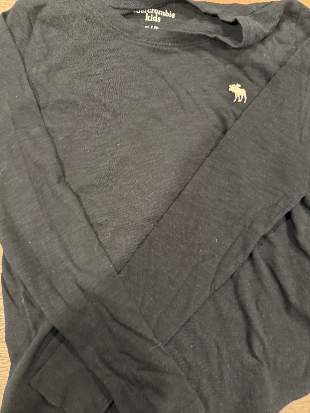 Abercrombie Kids dark gray long sleeve embroidered logo tee - Size 11/12